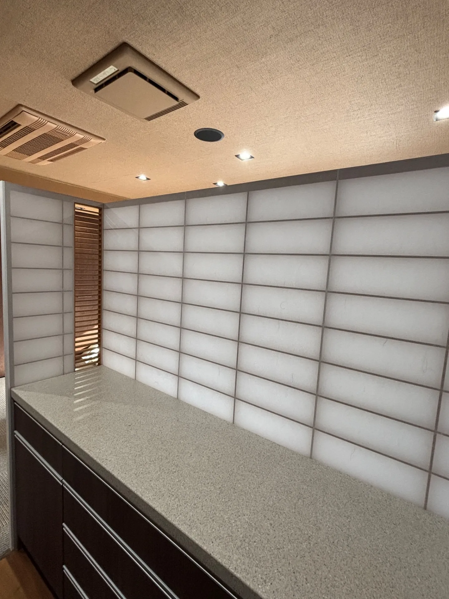 【内装工事】インテリア施工も金沢屋新川店へ!